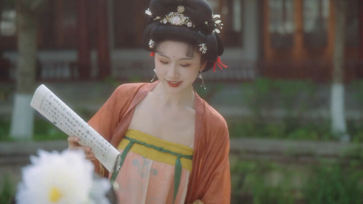 “红酥手，黄藤酒，满城春色宫墙柳”