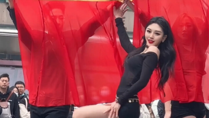 I lost 20 pounds and showed off my skills at Nanjing Xinjie Road.