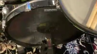 drumming_with_hulk_feet_(getmp3.pro)