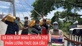 Trao 250 phần quà của MTQ ở Mỹ hổ trợ bà con trong khu phong tỏa cách ly.