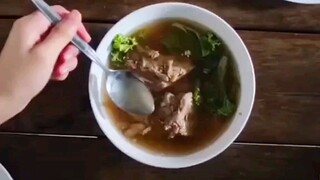 Sup di kantin ini di gemari siswa sekolah, tapi ada yang aneh. Lunch - part 1 #moviereview