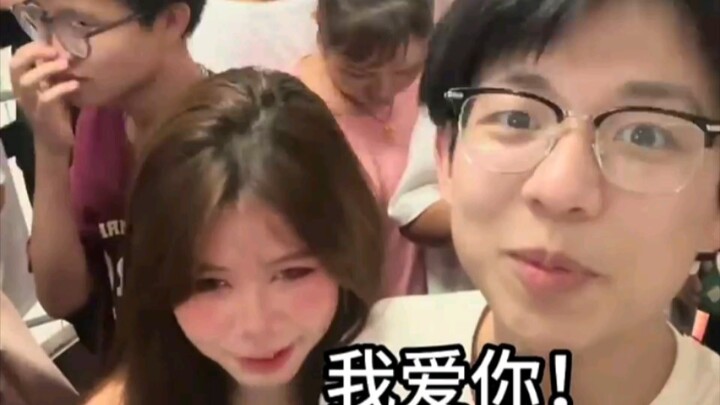 Những tình huống “chết đứng” trong xã hội, đến chúng tôi xem còn thấy ngại thay～
