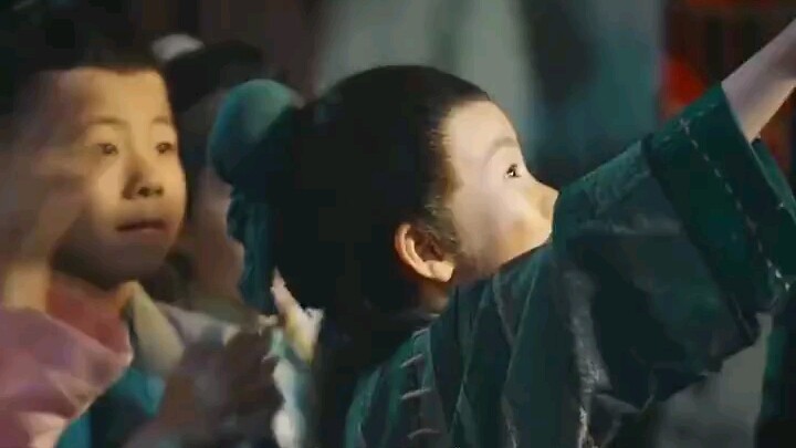 عندما ترتبط بعلاقة مع إله، فإن ذلك يعني حتمًا ألا تستطيعا أن تكونا معاً. فربما حبيبك من حياتك السابق