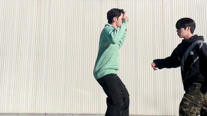 [Bian Xianmin] Stop fighting—ThatThat's world of reunion, and a penalty drink for Ahn.