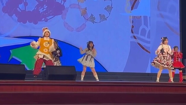 [Klub Animasi Xinong YUI] Kata instrukturnya banyak dan ramai, jadi ada 8 orang yang mengikuti arus.