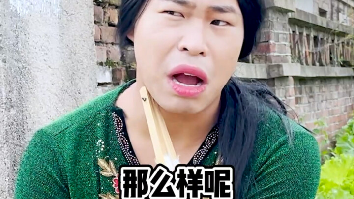 Casual chat at the village entrance – better to beat a hasty retreat when things get awkward!