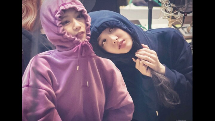 Two celebrities who were actually rumored to be dating after their public “hand-holding” moment