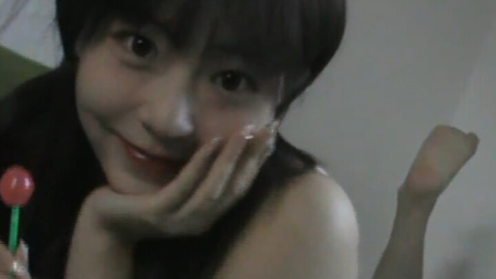 My girlfriend is so cute, I like her so much!