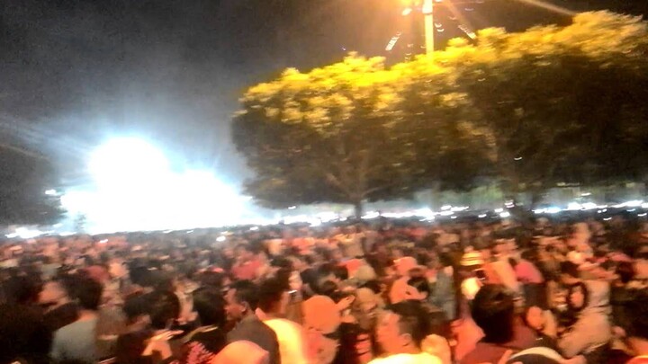 TAHUN BARU 2021 PESTA KEMBANG API dan PETASAN viral terbaru