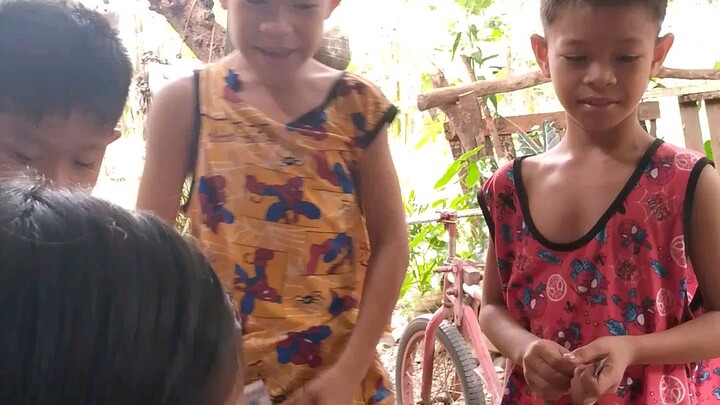Christmas Bonus sa mga Pamangkin😁