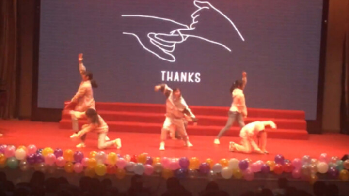 Khiến toàn thể khán giả bị sốc! Tiệc chào mừng lớp 3 trường trung học cơ sở, Xiaokela, mười bảy tuổi