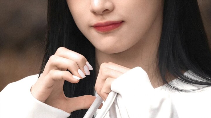 جهاز فحص الجمال الحقيقي: الوجه من مسافة قريبة أمام عدسة الصحفي (نسخة فرقة الفتيات من الجيل الخامس)