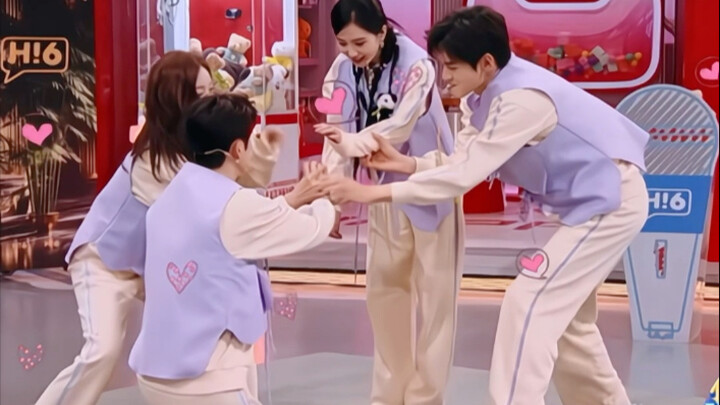 أنت خطوة وأنا خطوة، سنظهر للجمهور غدًا.