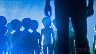Aliens exit the Spaceship | Close Encounters of the Third Kind | CLIP