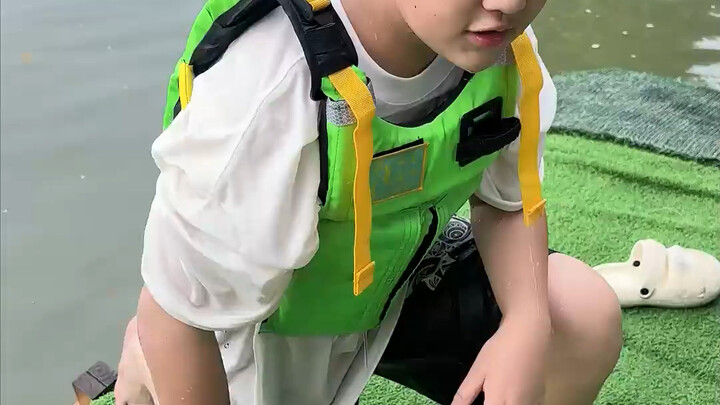 Bersama Xuanxuan Menantang 100 Jenis Olahraga: Papan Hydrofoil Tanpa Tenaga Mesin