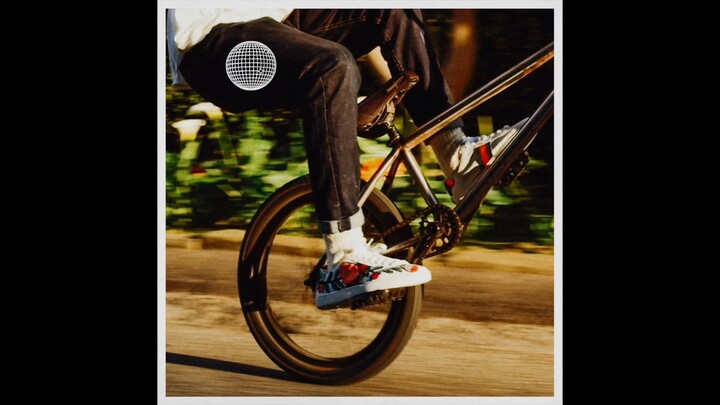 Frank Ocean - Biking (Solo)