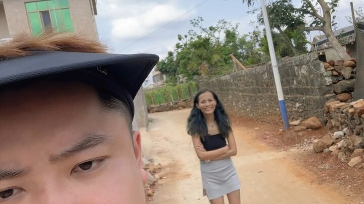 ช่วงนี้อาเจินดูหื่นขึ้นนะ ไม่มีใครพาเธอไปหน่อยเหรอ?