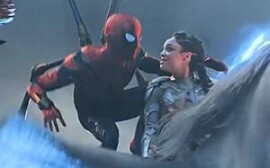 Petrus langsung tersentak, rasanya mode "satu pukulan habis" ini memang keren juga nih! #Marvel #Spi