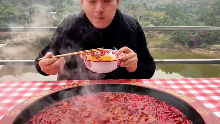 It’s cold—time for a big squid hot pot!