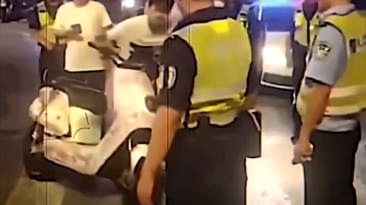 "أربعة فِرَق كاملة التشكيل لا تستطيع صد اللو ليو"