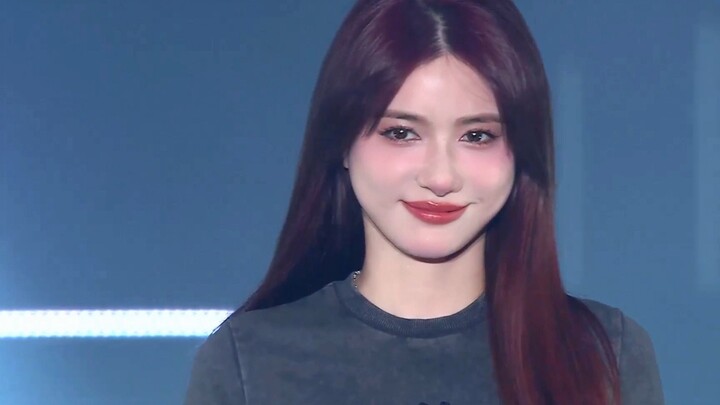 2023 Tokyo Fashion Show: A Collection of Cute, Sweet, and Alluring Models Strutting Their Stuff