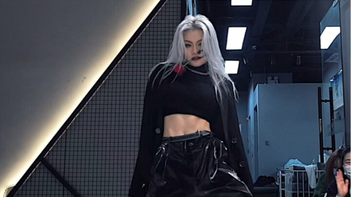 Koreografi Magnetik oleh Hong Hong, Jackson Wang & Rain