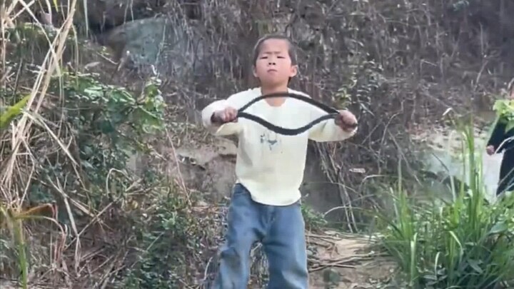 ตอนที่คนเรายังหนุ่มสาว มักคิดเสมอว่าตัวเองสามารถเปลี่ยนแปลงโลกได้!