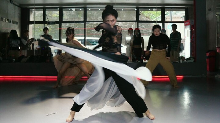 【การเต้นรำร้อนแรงของฉงชิ่ง】เลือกโดย Mei C: ความโศกเศร้าของเกสรดอกไม้พันดอก