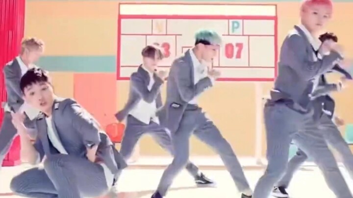 Ý bạn là những người hát về “đại giang đại hải” ấy đều là idol à..?