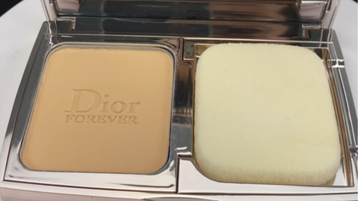 What on earth happened to this pressed powder?