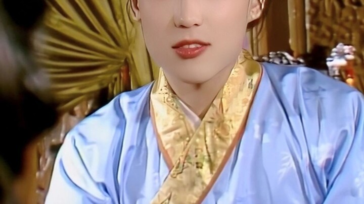Holy cow, the moment he turned away back then, I suddenly totally got Wang Xifeng—hahaha!