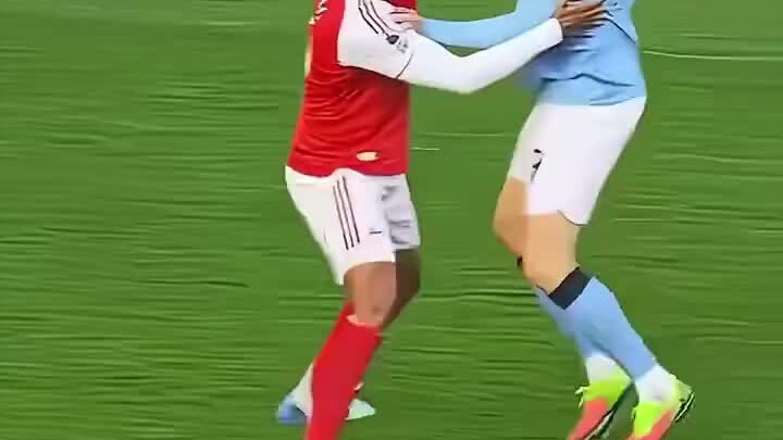ดูสองนัดแรกของฟุตบอลโลกแล้ว ฮาลันด์เหมือนรถบรรทุกยักษ์ไร้พ่าย พุ่งทะยานตะลุยในกรอบเขตโทษ