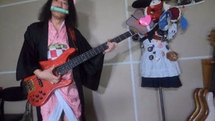 [HJFreaks] Kimetsu no Yaiba - Pertunjukan Bass Cosplay Nezuko Teratai Merah