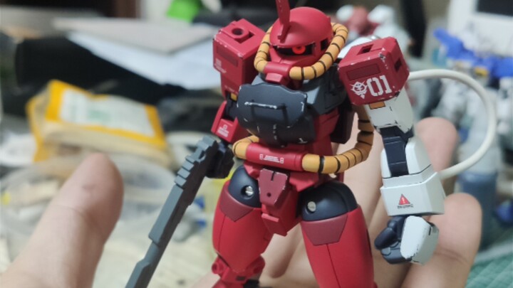 นี่เป็นครั้งแรกที่ฉันทำ red zaku ฉันไม่รู้ว่า Char คิดอย่างไรหลังจากได้เห็นมัน