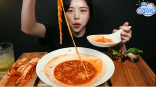 Mì gà cay và cơm cuộn ba chỉ phần 6 #mukbang