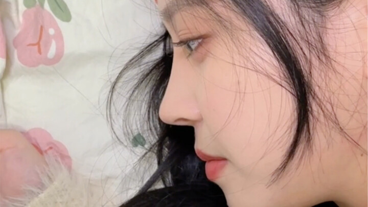 ได้กลิ่นเหมือนจะรู้ว่าเราตกหลุมรักใครก่อนเธอ
