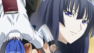 男主被闷骚女碰瓷时，还被学生会长逮个正着！