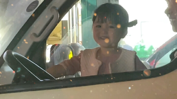 Siapa yang bisa menolak seorang putri yang naik truk besar?!