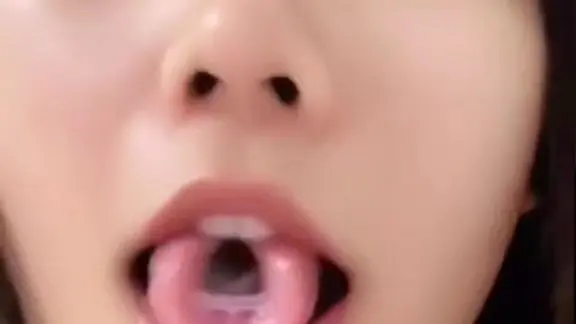 Giantess Uvula