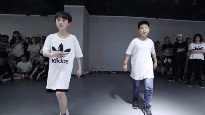 [Su Xinhao] Dancing really well, 10-year-old boy