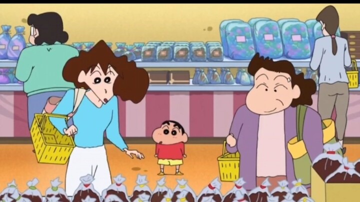 [Crayon Shin-chan] Go shopping with the aunt next door at the food store, bread and chocolate are so