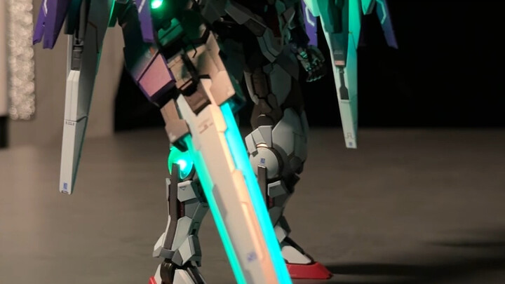 When the steel skeleton of Gundam 00R was broken