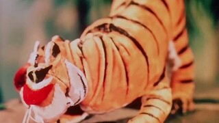 This sheep eats 3 tigers every day. In order to save their lives, the tigers directly offer their ta