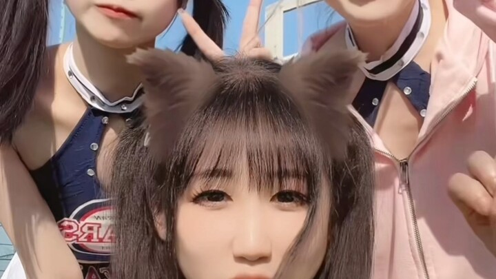 Sweet songs are definitely meant to be danced to with sweet sisters! @Good Morning Qiqi @Little Saku