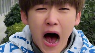 Gặp một sinh viên đại học bán khoai lang nướng phô mai bắp