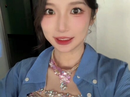 مقابلة عشوائية في بطولة العالم لـ "الشخصية الخامسة"