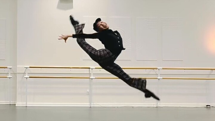 Natural Dancer Citrine: A Broadway Musical