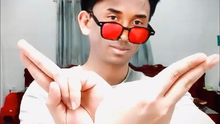 ท่าถ่ายรูป 3 ท่าที่ต้องทำก่อนให้พระเอกต่อยด้วยศอก