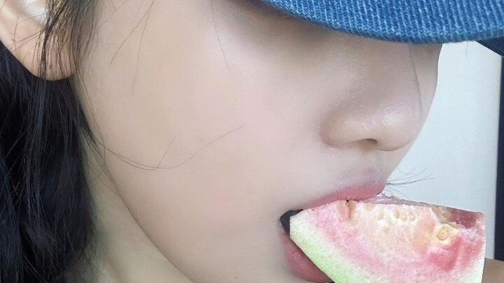 Ningning posted two consecutive Instagram updates—aka the “clearing out” series. She’s really living