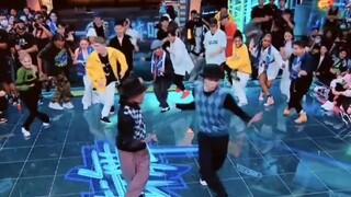 Zhang Yixing dances locking, the details are so slow, so handsome